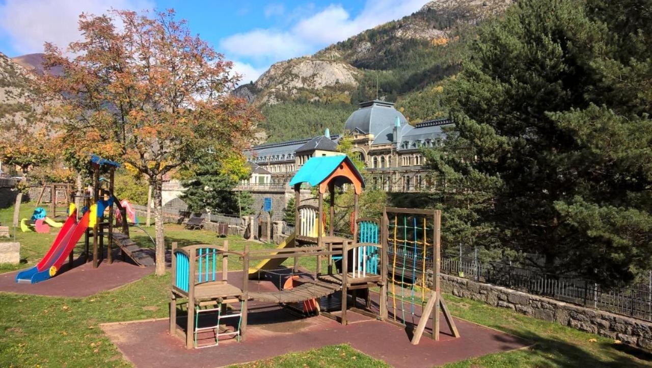 Acogedor Y Calido Apartamento Con Vistas A La Montana Canfranc Zewnętrze zdjęcie